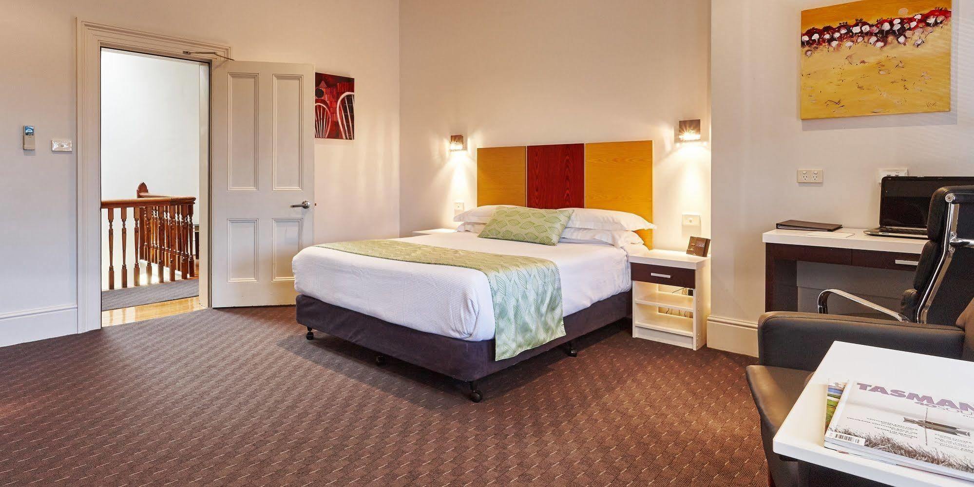 Auldington Hotel Launceston Exteriör bild