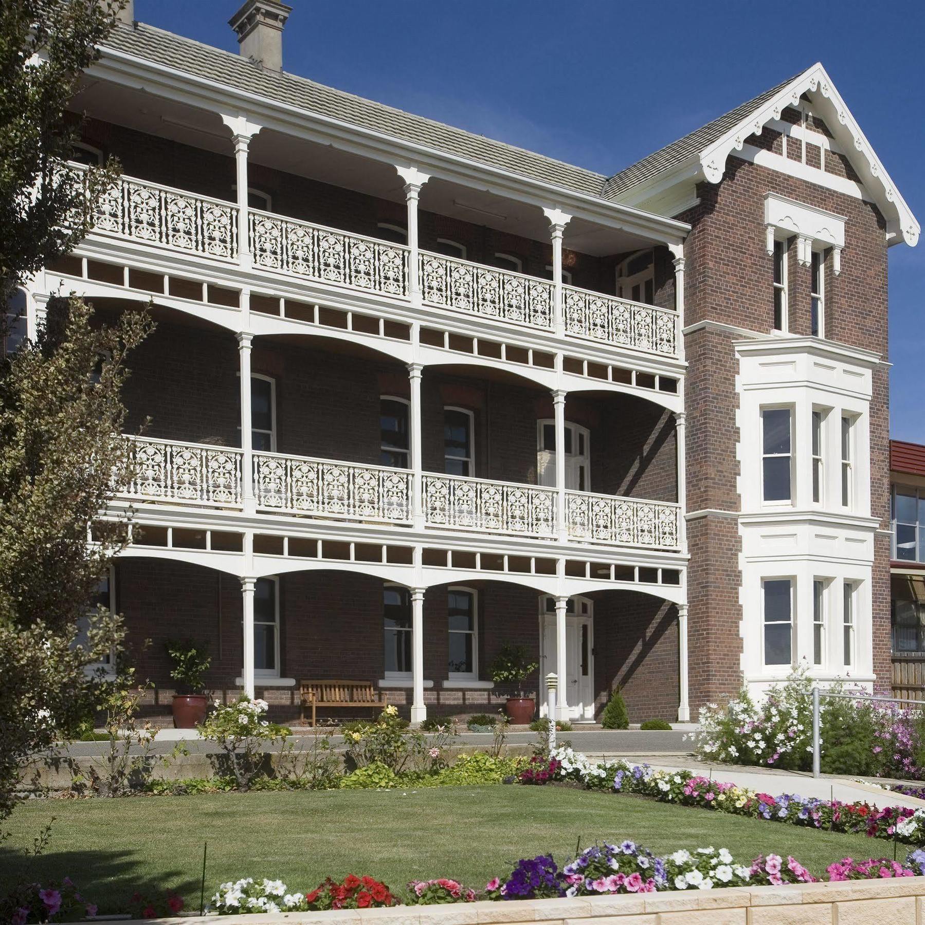 Auldington Hotel Launceston Exteriör bild